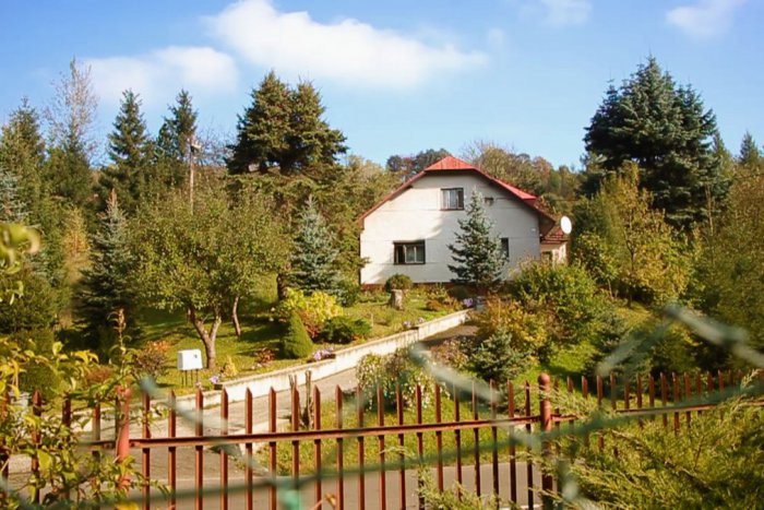 Ilustračný obrázok k článku Mladíka pri Prešove čakalo nečakané prekvapenie: Na Silvestra mu niekto v dome potiahol periny!