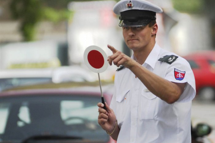 Ilustračný obrázok k článku Akcia policajtov v celom kraji počas vianočného týždňa: Kde ich hlavne stretnete a čo chystajú?