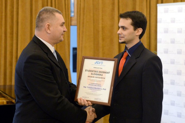 Ilustračný obrázok k článku Vyhlásili víťazov súťaže Študentská osobnosť roka: Cenu prezidenta SR získal Tomáš Bertók