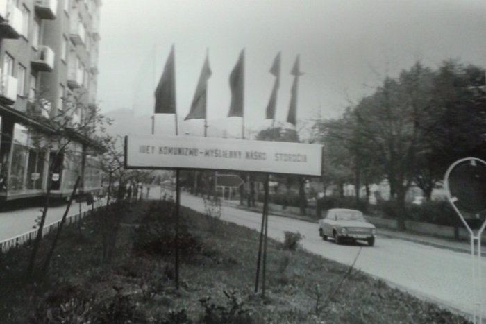 Ilustračný obrázok k článku Z Gottwaldovej ulice Námestie slobody... Srdce Humenného za komunistov a dnes na FOTKÁCH!