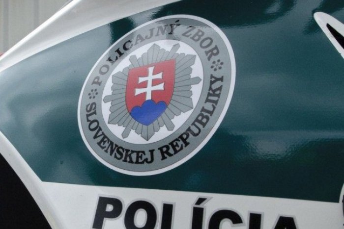 Ilustračný obrázok k článku Policajti spustili neobvyklé pátranie: Pozrite, aký prípad z bystrických ulíc chcú vyriešiť