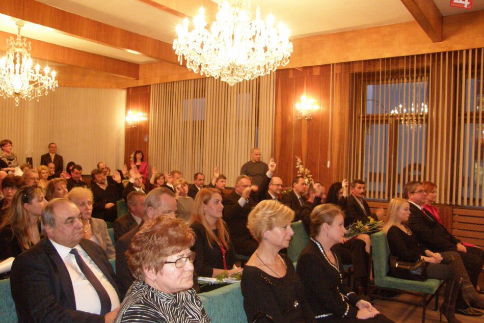 Ilustračný obrázok k článku V Brezne sa idú preberať podstatné témy: 20 bodov, ktoré čakajú na mestských poslancov