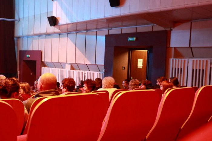 Ilustračný obrázok k článku Vynovené Artkino: Už budúci týždeň bude petržalské kino premietať predpremiéru Rukojemníka v digitálnom formáte