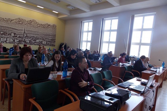 Ilustračný obrázok k článku V meste nastali zmeny: Z pôvodných 12 komisií nezostala ani polovica, toto sú mená ich šéfov