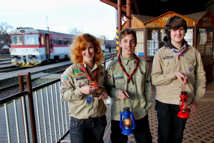 Ilustračný obrázok k článku Betlehemské svetlo už putuje po Slovensku: Vieme, kedy ho prinesú do Nitry