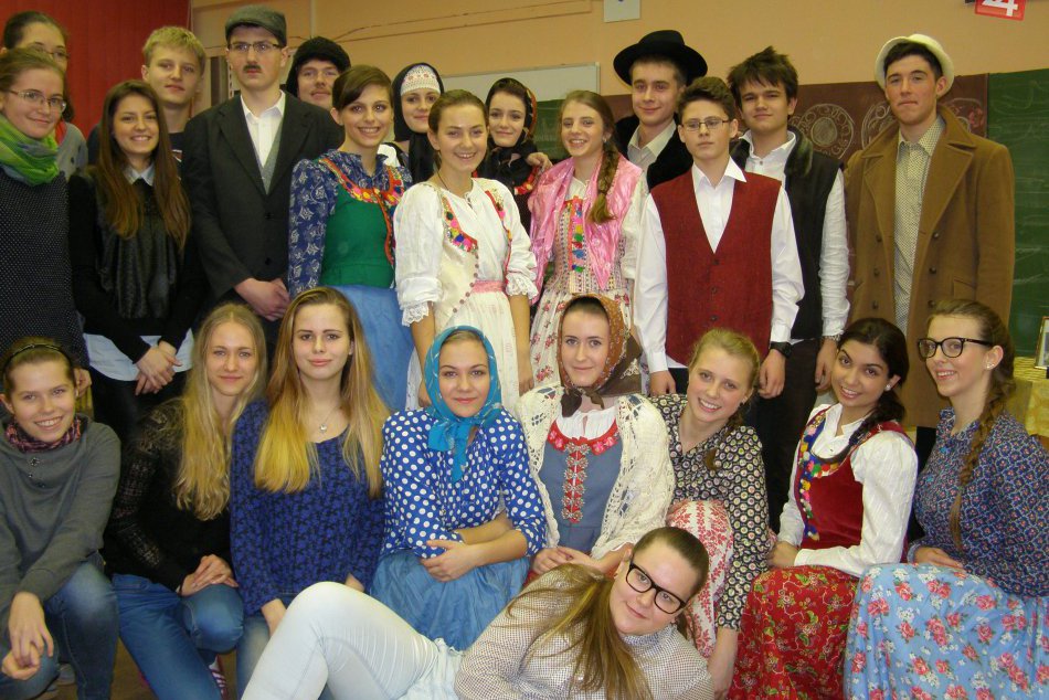 Ilustračný obrázok k článku Vydarený  Deň divadla: „Bilingvalisti“ hrali Tajovského