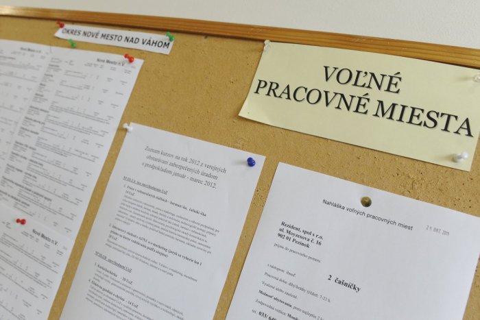 Ilustračný obrázok k článku Nezamestnaní obyvatelia Petržalky veľký záujem o prácu nemajú