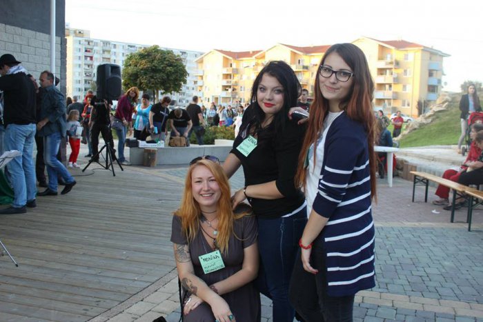 Ilustračný obrázok k článku Talentovaná Evka (19) o organizovaní piknikov či Zóny bez peňazí: Pomáhame si samé