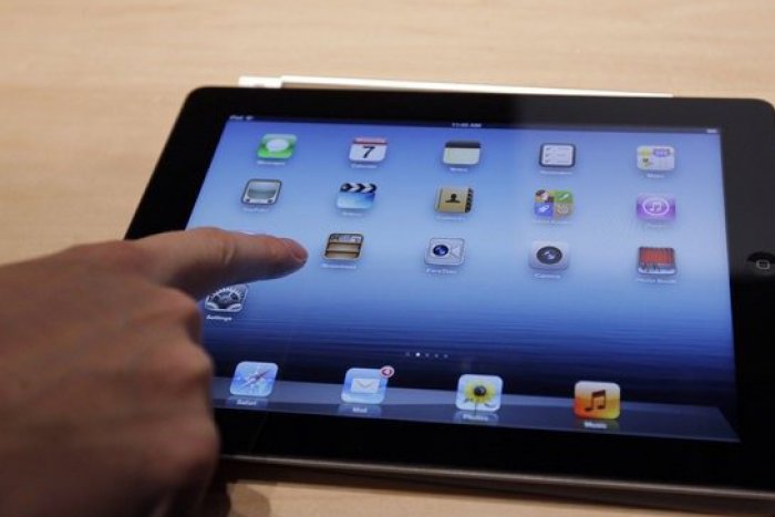 Ilustračný obrázok k článku Používate doma tablet, smartfón či pevnú linku? Aj s takýmito otázkami vám môžu zaklopať na dvere