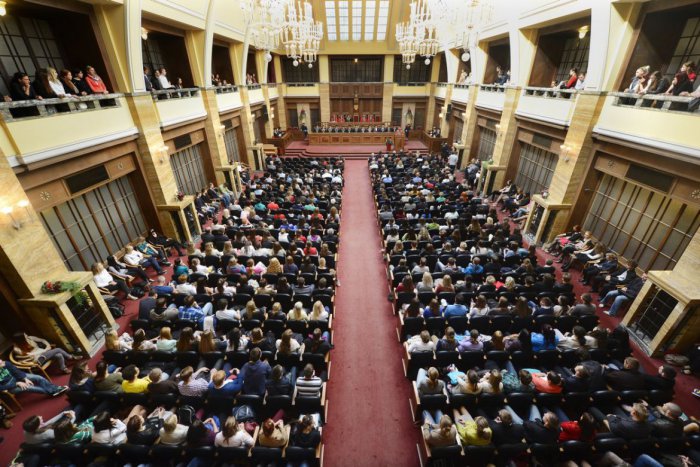 Ilustračný obrázok k článku V decembri sa narodilo najmenej študentov UK. Univerzita uverejnila zaujímavé štatistiky o svojich študentoch