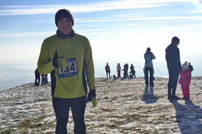 Ilustračný obrázok k článku Zoborský silvestrovský beh aj tento rok: Pretekári môžu posielať prihlášky