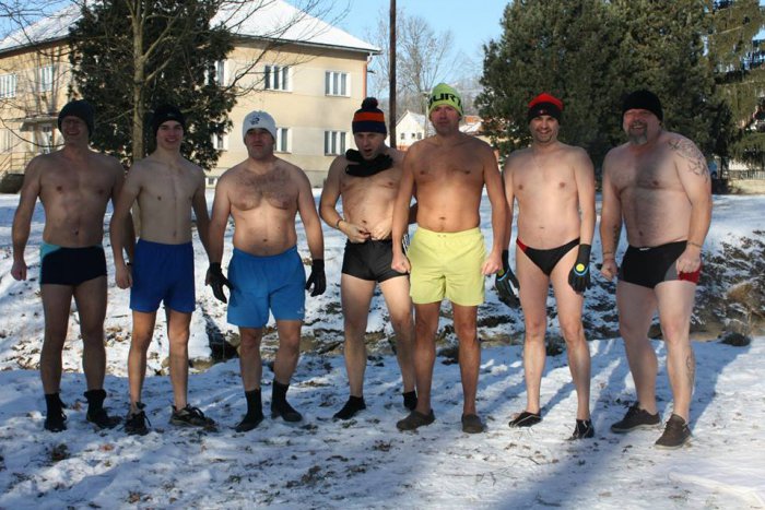 Ilustračný obrázok k článku Treskúca zima je ich koníčkom: Takto vítali nový rok ľadové medvede z Liptova