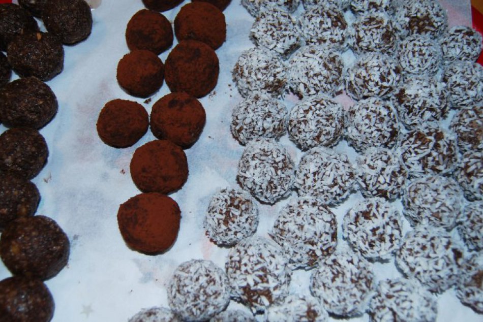 Ilustračný obrázok k článku Rýchly a veľmi jednoduchý recept od našej čitateľky: Banánovo-kokosové gulôčky