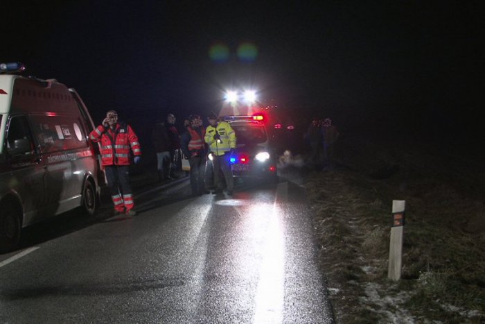 Ilustračný obrázok k článku Nehoda s tragickým koncom: Volkswagen čelne zrazil chodca, ten to neprežil