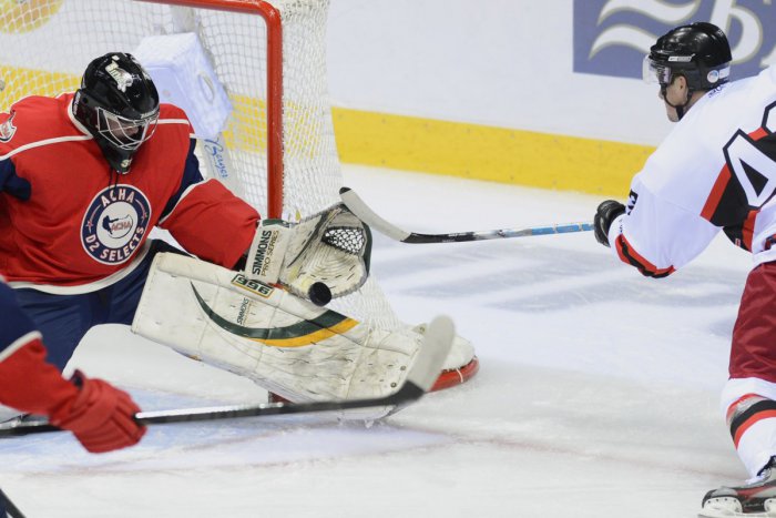 Ilustračný obrázok k článku Veľká hokejová paráda pod Urpínom: Na zimáku si to rozdajú študenti s tímom americkej univerzitnej ligy