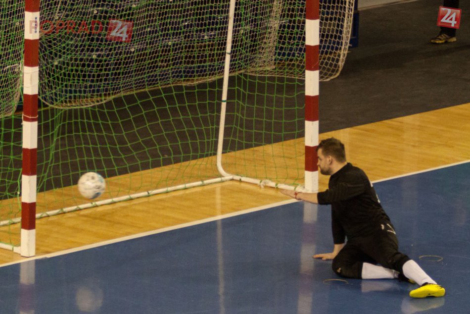 Ilustračný obrázok k článku Zápas, na ktorý Prešovčania budú ešte dlho spomínať: Brankár dostal červenú kartu, nemal ho kto nahradiť!