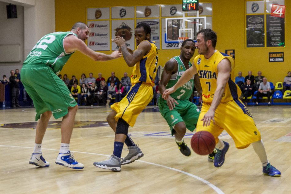 Ilustračný obrázok k článku OBRAZOM: Zápas tabuľkových susedov vo Svite