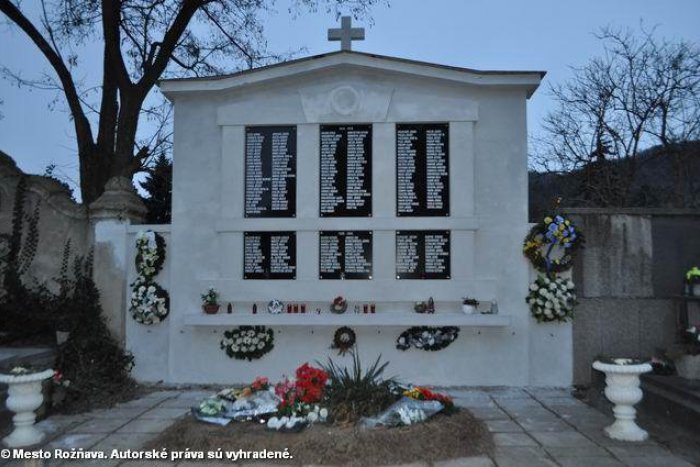 Ilustračný obrázok k článku Pamätník v novom šate: Pripomienka obetí oboch svetových vojen je už zrekonštruovaný