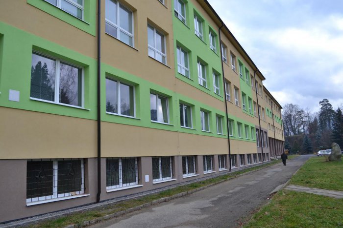 Ilustračný obrázok k článku Deviataci a ich rodičia riešia prihlášku na strednú školu. Poradíme?