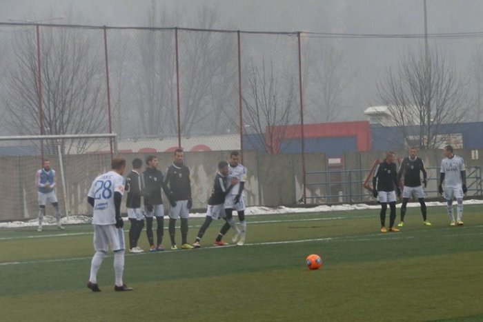 Ilustračný obrázok k článku Tréner Galád pískal zápas svojich hráčov, brankár Senecký sa upísal klubu