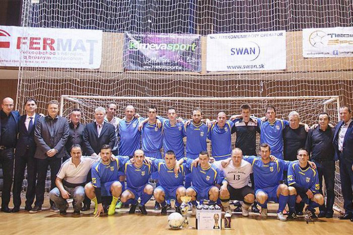 Ilustračný obrázok k článku Kompletný sumár halového turnaja: Prvenstvo do tretice obhájil Výber ObFZ