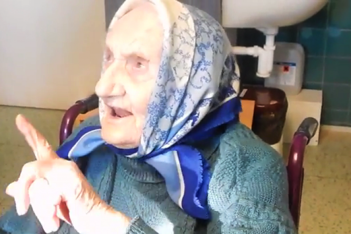 Ilustračný obrázok k článku Čiperná pani Veronika (100): Úraz ju nezlomil, na svoje jubileum si pripila aj pálenkou