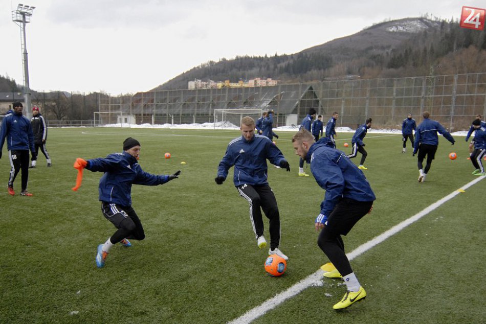 Ilustračný obrázok k článku Obranca Podbrezovej V. Greško: Svieži vietor v kabíne nám môže pomôcť, záver jesene nebol optimálny