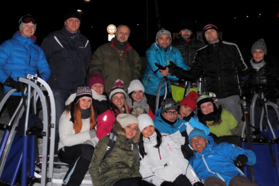 Ilustračný obrázok k článku Sánky, svetlo lámp, Hrebienok a strieborná klávesnica: Takto novinári z regiónu vypli od náročnej práce