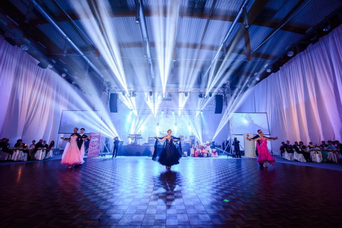 Ilustračný obrázok k článku Prvé info o reprezentačnom plese mesta: Zavíta k nám jeden z najpopulárnejších spevákov