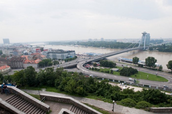 Ilustračný obrázok k článku Podnikateľov v Bratislave ubúda. Slobodných povolaní je stále viac