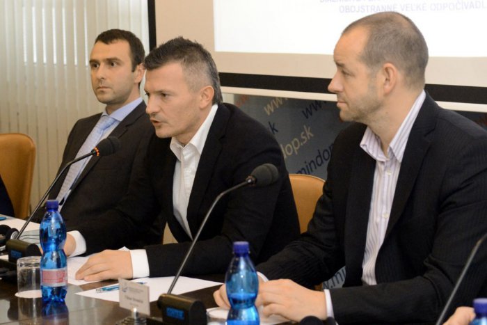 Ilustračný obrázok k článku Výstavba cesty R7 má termín. Realizovať sa môže začať od roku 2016