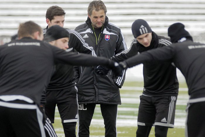 Ilustračný obrázok k článku Tréner Galád berie celú zodpovednosť za výber hráčov na seba, Zreľákovi drží palce