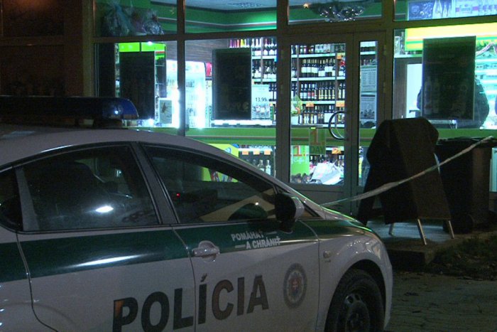 Ilustračný obrázok k článku V Žiline došlo k prepadu, predavačka sa zachovala ako hrdinka: Jej odvážna reakcia vyplašila lupičov!