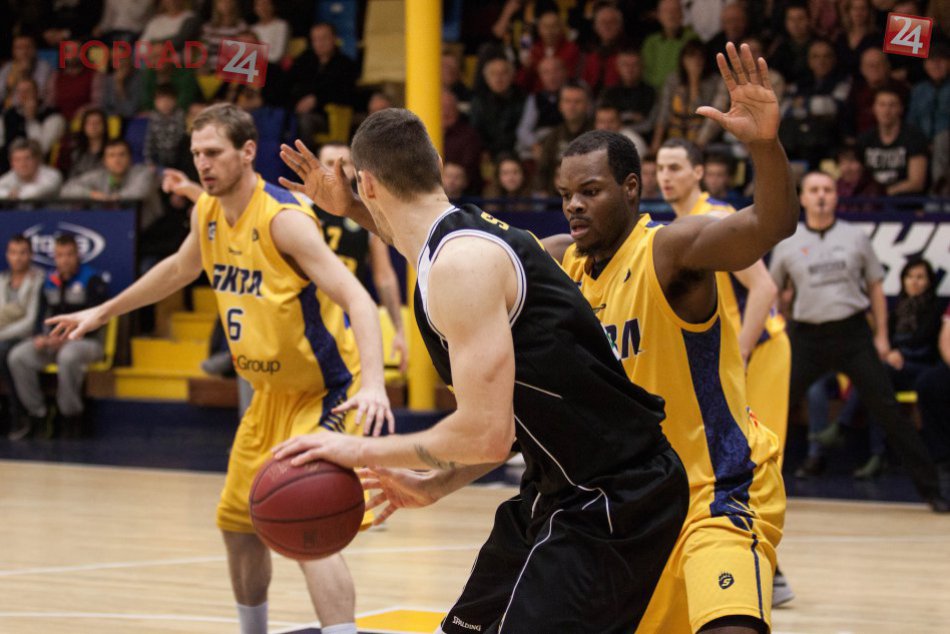 Ilustračný obrázok k článku Iskre sa na päty lepí smola: V zápase proti Interu sa zranil John Petrucelli