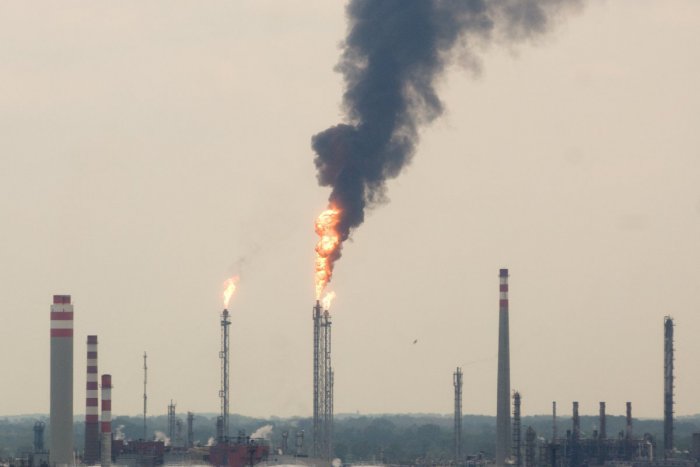 Ilustračný obrázok k článku Slovnaft začne s nábehom etylénovej jednotky, v okolí môže byť hluk