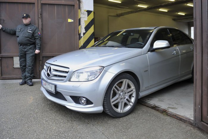 Ilustračný obrázok k článku Mestá zdaňujú garáže buď ako nebytový priestor, alebo ako stavbu