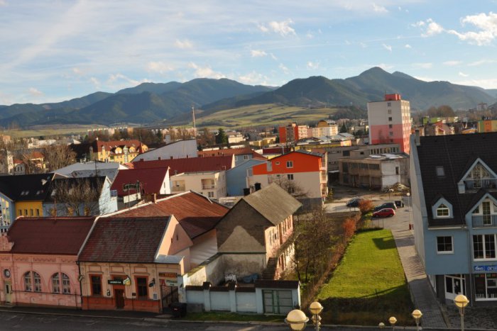 Ilustračný obrázok k článku TOP témy týždňa v kocke: Nebezpečné cesty, plesová sezóna, vlámačky