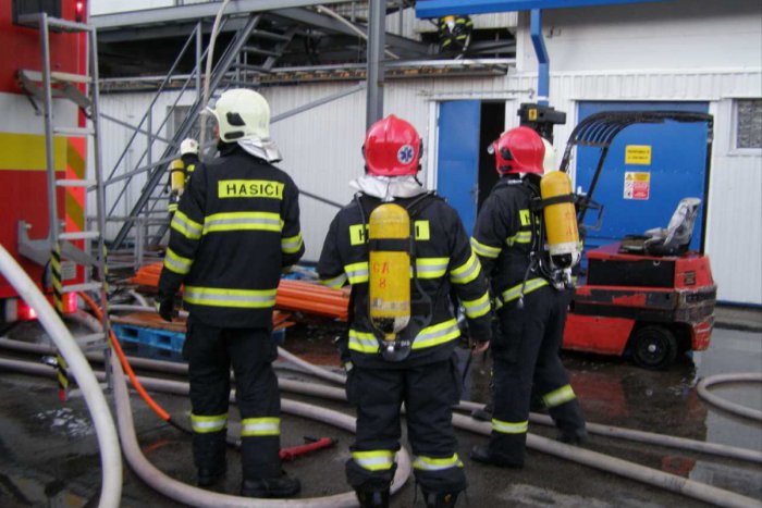 Ilustračný obrázok k článku Na Jaroveckom ramene zasahujú hasiči. Na hladine nahlásili ropnú škvrnu