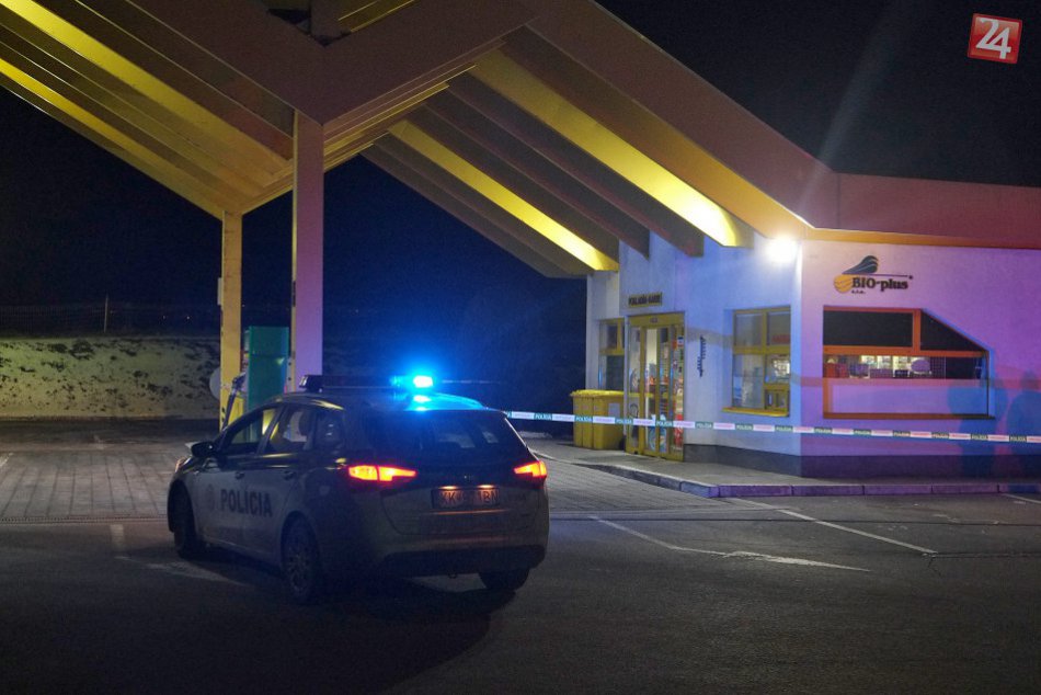 Ilustračný obrázok k článku Lúpežné prepadnutie čerpačky: Postrelený pracovník († 23) veľmi vážnym zraneniam v nemocnici podľahol