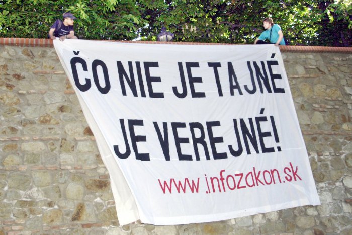 Ilustračný obrázok k článku Viete ako žiadať o sprístupnenie informácií? Petržalka vypracovala návod ako na to