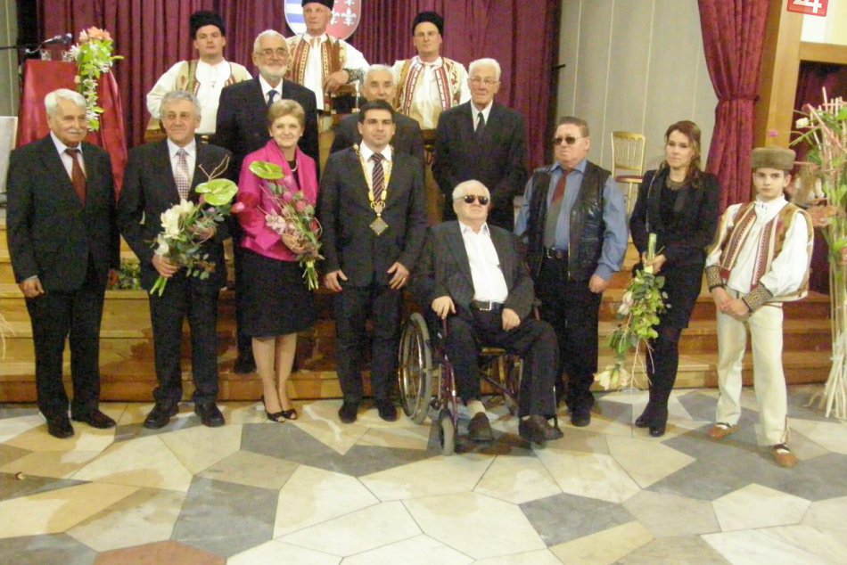 Ilustračný obrázok k článku FOTO a VIDEO: Osobnosti mesta si prebrali ocenenia, medzi nimi lekár, herec aj biatlonista