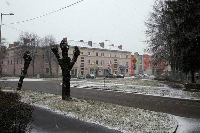 Ilustračný obrázok k článku FOTO: Žeby sme sa nakoniec dočkali aj riadnej zimy? Nad Michalovcami straší Perinbaba :)