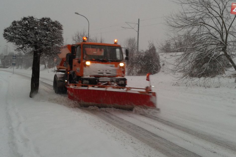 Ilustračný obrázok k článku Zimná údržba vo Zvolene sa má poriadne predražiť. Prečo, keď sme si snehu veľa neužili?