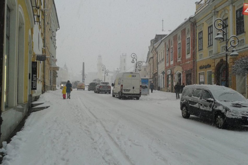 Ilustračný obrázok k článku Sneženie, ktoré si zapamätáme: V Sásovej za 12 hodín napadlo pol metra snehu!