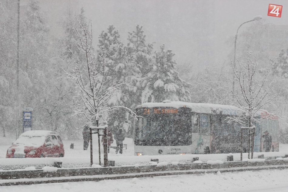 Ilustračný obrázok k článku Zima prichádza aj pod Zobor: Takto sú pripravené Mestské služby