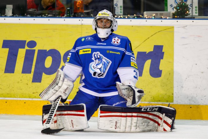 Ilustračný obrázok k článku Pretlak na hráčskej lavičke: Vedenie HK Poprad uvoľnilo až šesticu hokejistov