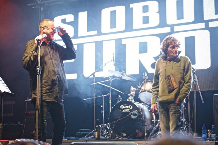 Ilustračný obrázok k článku Snehová kalamita v Bratislave má dopad aj na Zvolen: Koncert legendárnej kapely museli zrušiť!