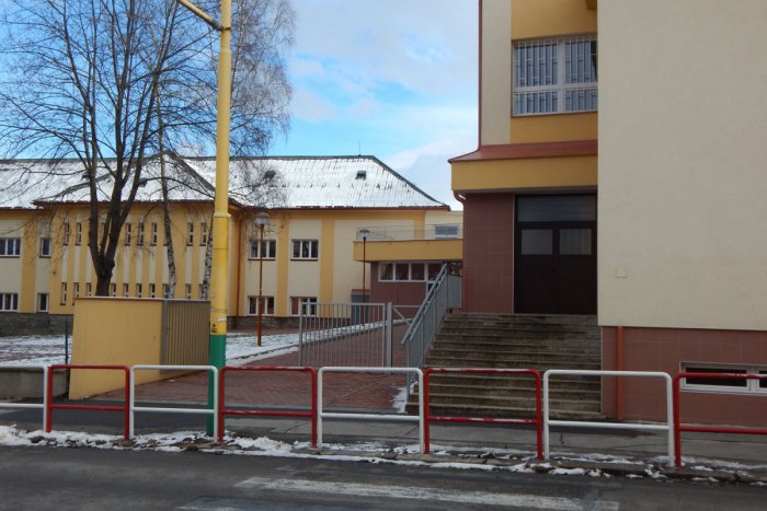 Ilustračný obrázok k článku Krádež na škole v Spišskej: Z troch zamknutých miestností zmizli notebooky