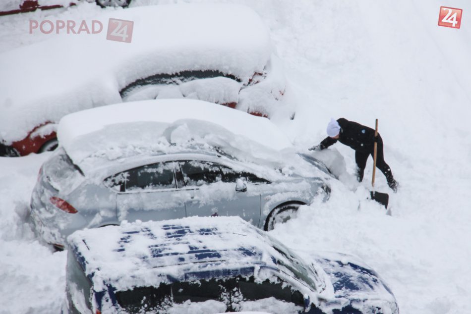 Ilustračný obrázok k článku Týždeň po snehovej kalamite: Prečo jej odstraňovanie trvá tak dlho? Tu sú dôvody