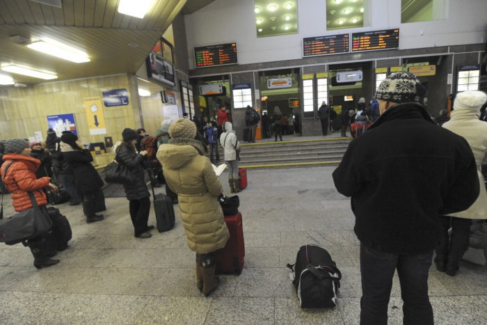 Ilustračný obrázok k článku Vlaková premávka je síce už obnovená, no spoje výrazne meškajú